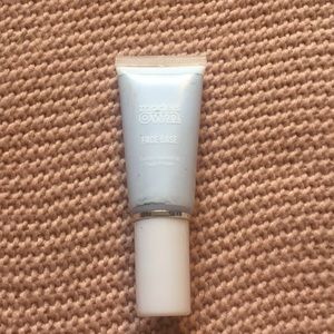 Models Own Color Correction Face Base